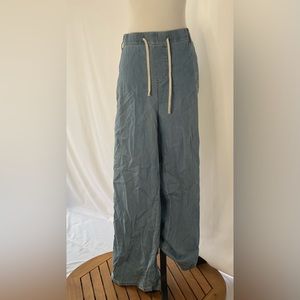 NWT Torrid Jeans with Drawstring and Elastic Waist, size 4R